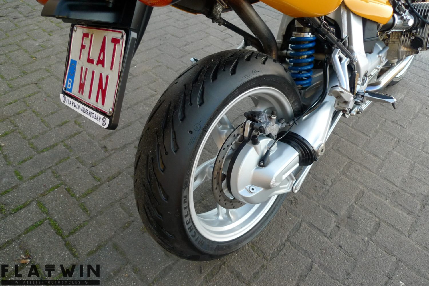 BMW R1100S – Image 13