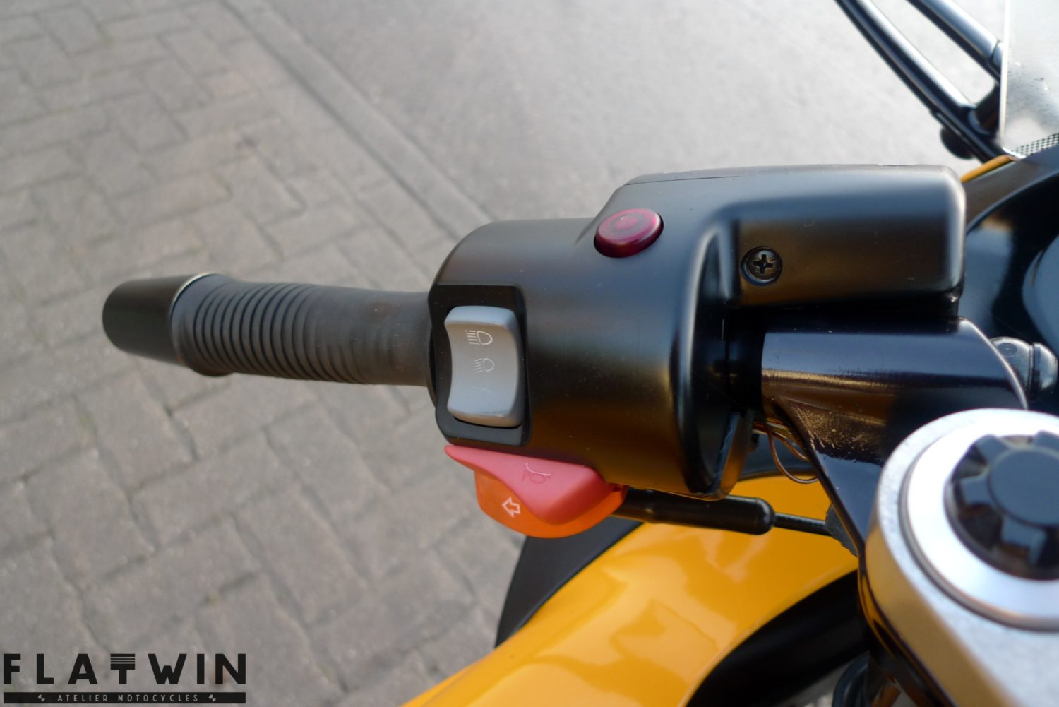 BMW R1100S – Image 15